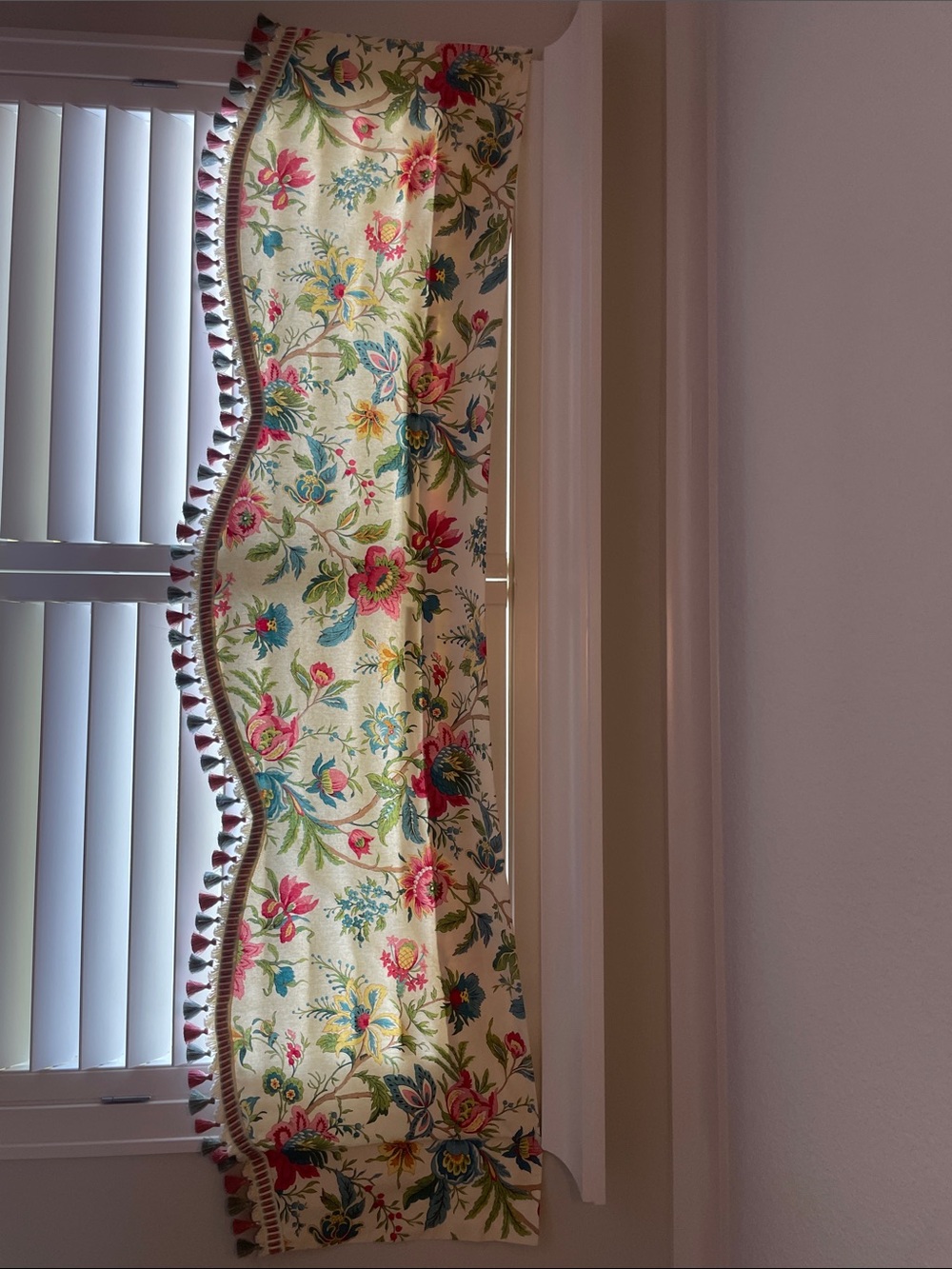 Biltmore Scalloped Fringed Valance in Cream with Multi Floral 86" x 21"/24"
